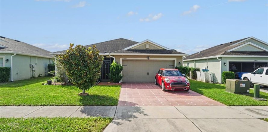 Villa ou maison à Brooksville, Floride 3 chambres, 130.43 m2 № 2429393