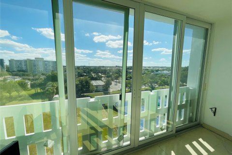 Copropriété à vendre à Hollywood, Floride: 3 chambres, 102.19 m2 № 1971446 - photo 4