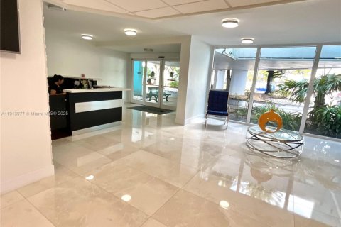 Copropriété à vendre à Hollywood, Floride: 3 chambres, 102.19 m2 № 1971446 - photo 15