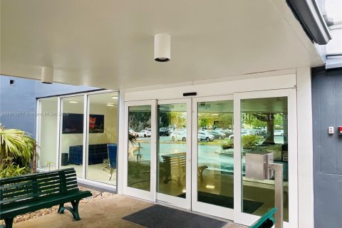 Copropriété à vendre à Hollywood, Floride: 3 chambres, 102.19 m2 № 1971446 - photo 8