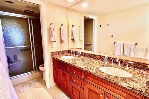 Снять в аренду кондоминиум в Лонгбоут-Ки, Флорида 3 комнаты, 145.02м2, № 2205798 - фото 20