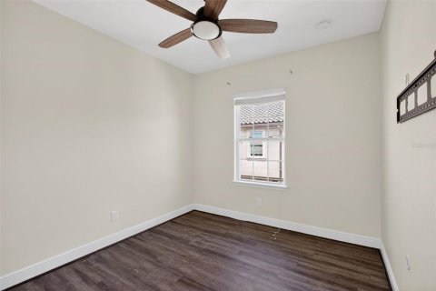 Townhouse in Lake Mary, Florida 4 bedrooms, 201.41 sq.m. № 2097697 - photo 8