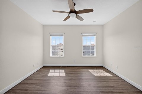 Townhouse in Lake Mary, Florida 4 bedrooms, 201.41 sq.m. № 2097697 - photo 2