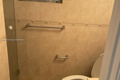 Condo in Miami, Florida, 2 bedrooms  № 1790562 - photo 11