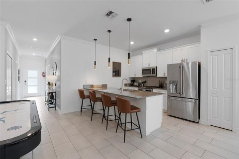 Adosado en venta en Kissimmee, Florida, 5 dormitorios, 201.41 m2 № 1723341 - foto 5