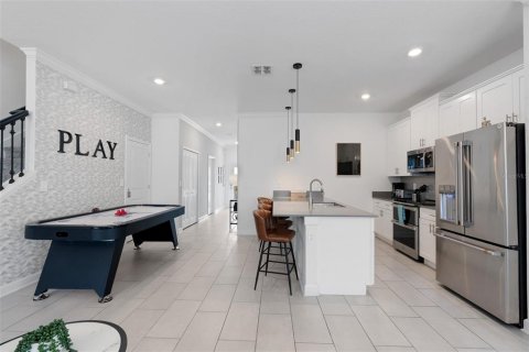 Adosado en venta en Kissimmee, Florida, 5 dormitorios, 201.41 m2 № 1723341 - foto 7