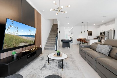Adosado en venta en Kissimmee, Florida, 5 dormitorios, 201.41 m2 № 1723341 - foto 13