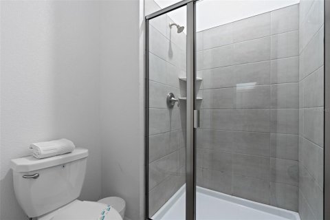 Adosado en venta en Kissimmee, Florida, 5 dormitorios, 201.41 m2 № 1723341 - foto 20