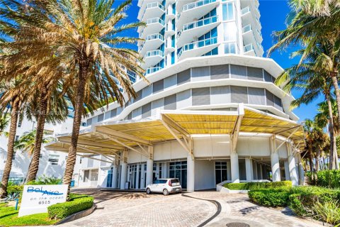 Condo in Miami Beach, Florida, 2 bedrooms  № 2051659 - photo 5