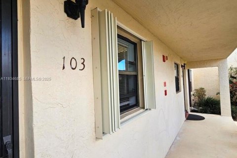 Купить кондоминиум в Лейк-Уорт, Флорида 2 спальни, 73.39м2, № 1992848 - фото 9