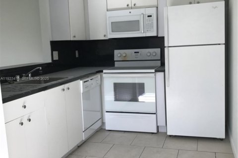 Casa en alquiler en Hollywood, Florida, 1 dormitorio № 1991401 - foto 5