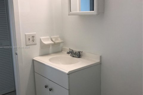 Casa en alquiler en Hollywood, Florida, 1 dormitorio № 1991401 - foto 9