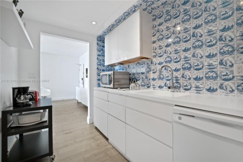 Condominio en venta en Miami Beach, Florida, 2 dormitorios, 101.08 m2 № 1937714 - foto 6