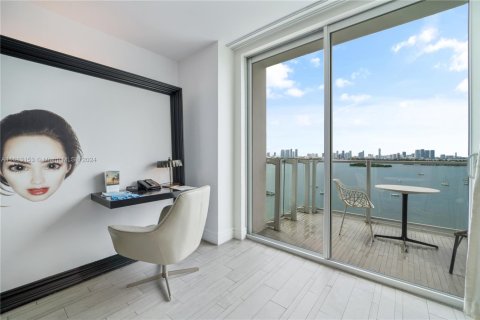 Condominio en venta en Miami Beach, Florida, 2 dormitorios, 101.08 m2 № 1937714 - foto 11