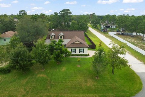 House in Brooksville, Florida 3 bedrooms, 200.39 sq.m. № 1866788 - photo 2