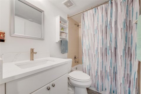 Condo in Ormond Beach, Florida, 2 bedrooms  № 1796704 - photo 13