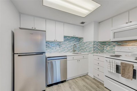 Condo in Ormond Beach, Florida, 2 bedrooms  № 1796704 - photo 3