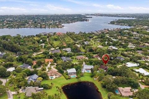 House in Jupiter, Florida 5 bedrooms, 305.93 sq.m. № 2393211 - photo 5