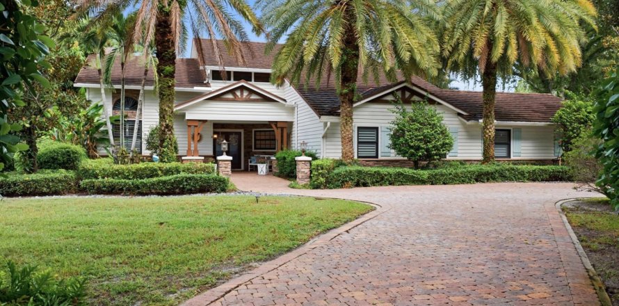 House in Jupiter, Florida 5 bedrooms, 305.93 sq.m. № 2393211