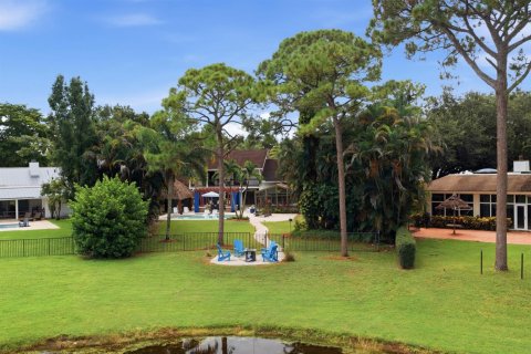 House in Jupiter, Florida 5 bedrooms, 305.93 sq.m. № 2393211 - photo 9