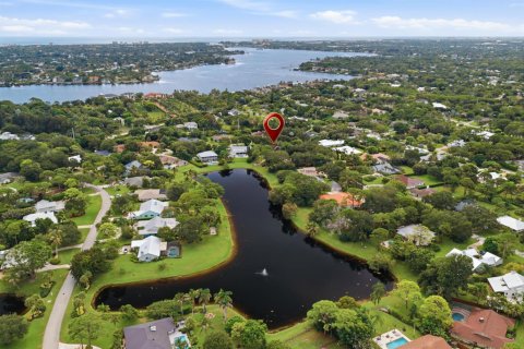 House in Jupiter, Florida 5 bedrooms, 305.93 sq.m. № 2393211 - photo 7