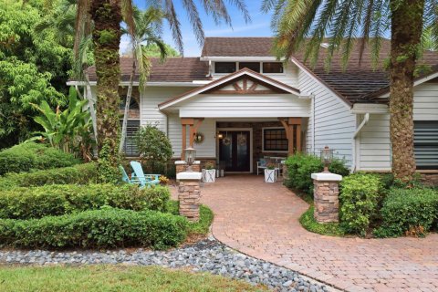 House in Jupiter, Florida 5 bedrooms, 305.93 sq.m. № 2393211 - photo 2
