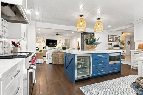 House in Jupiter, Florida 5 bedrooms, 305.93 sq.m. № 2393211 - photo 18