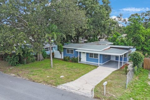 House in Saint Petersburg, Florida 3 bedrooms, 141.21 sq.m. № 1858338 - photo 30