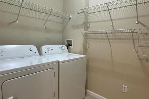 Снять в аренду кондоминиум в Орландо, Флорида 7 комнат, 69.96м2, № 1801863 - фото 13