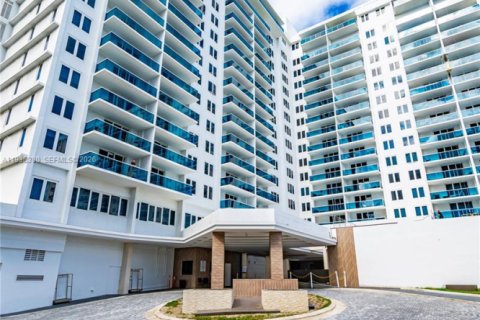 Condominio en alquiler en Miami Beach, Florida, 1 dormitorio, 78.97 m2 № 2152630 - foto 5