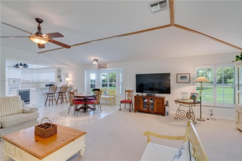 House in LaBelle, Florida 4 bedrooms, 316.43 sq.m. № 1726460 - photo 14