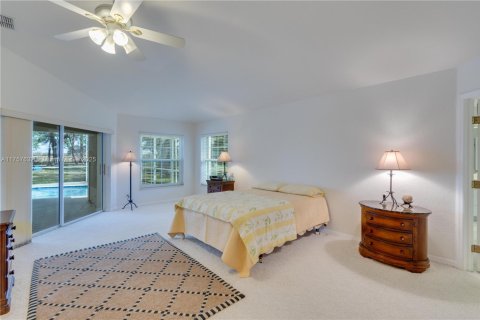 House in LaBelle, Florida 4 bedrooms, 316.43 sq.m. № 1726460 - photo 17