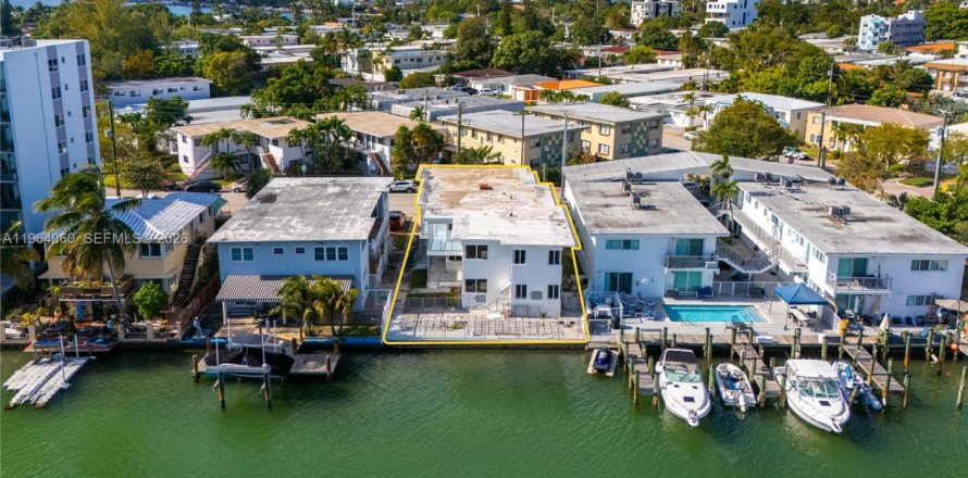 Immobilier commercial à Miami Beach, Floride № 2025709