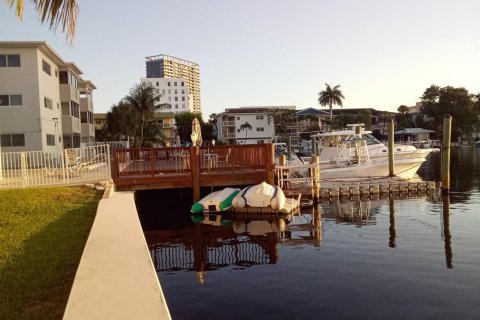 Condo in Hallandale Beach, Florida, 2 bedrooms № 2173363 - photo 3