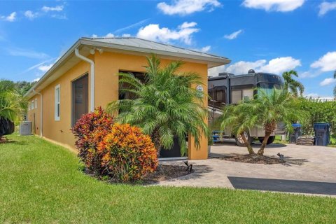 House in Polk City, Florida 1 bedroom, 76.09 sq.m. № 1759449 - photo 14