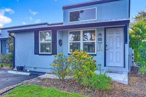 Condominio en New Smyrna Beach, Florida, 2 dormitorios  № 2157365