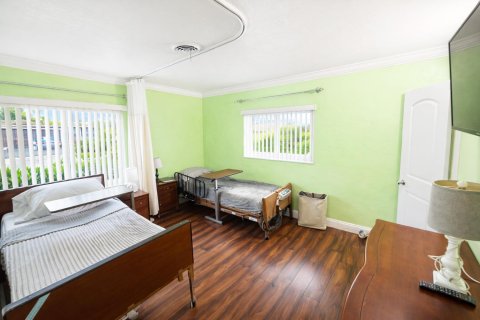 Immobilier commercial à vendre à Lauderdale Lakes, Floride № 2146657 - photo 4