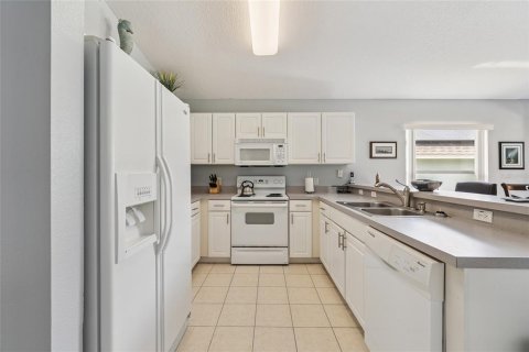 House in Davenport, Florida 4 bedrooms, 187.48 sq.m. № 1838592 - photo 8
