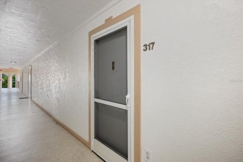 Condo in Venice, Florida, 1 bedroom  № 2091638 - photo 2