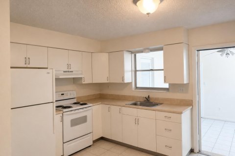 Propiedad comercial en venta en Wilton Manors, Florida, 173.36 m2 № 2248252 - foto 9