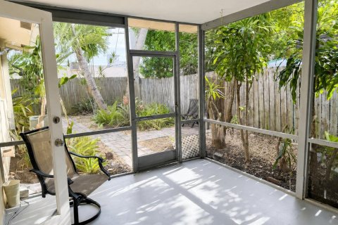 Propiedad comercial en venta en Wilton Manors, Florida, 173.36 m2 № 2248252 - foto 4
