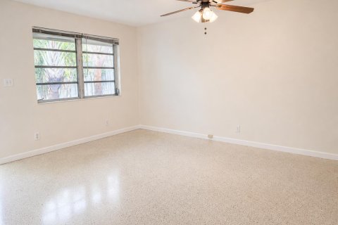 Propiedad comercial en venta en Wilton Manors, Florida, 173.36 m2 № 2248252 - foto 8