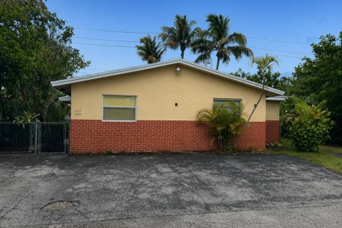 Propiedad comercial en venta en Wilton Manors, Florida, 173.36 m2 № 2248252 - foto 3
