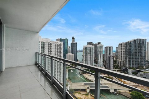 Condo in Miami, Florida, 2 bedrooms  № 2257378 - photo 9