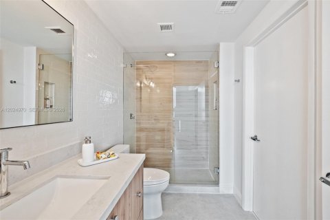 Condo in Miami, Florida, 2 bedrooms  № 2257378 - photo 26