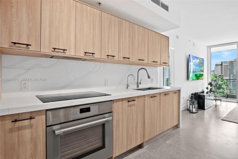 Condo in Miami, Florida, 2 bedrooms  № 2257378 - photo 20