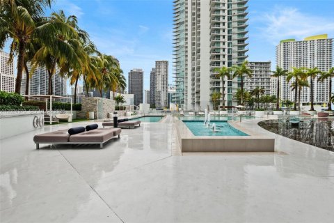 Condo in Miami, Florida, 2 bedrooms  № 2257378 - photo 30