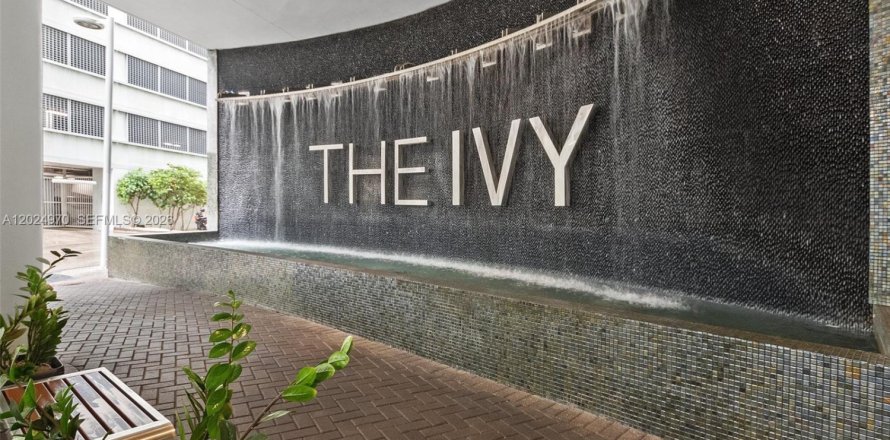 Condo in Miami, Florida, 2 bedrooms  № 2257378