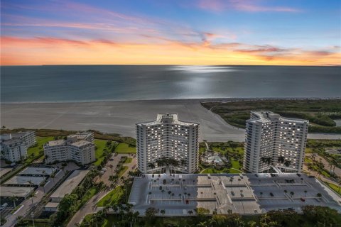 Купить кондоминиум в Марко-Айленд, Флорида 7 комнат, 92.07м2, № 1533464 - фото 4
