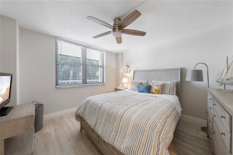 Купить кондоминиум в Марко-Айленд, Флорида 7 комнат, 92.07м2, № 1533464 - фото 13